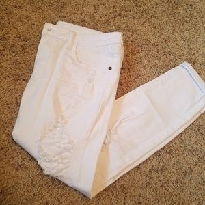 Boutique distressed white skinny jeans sz 11